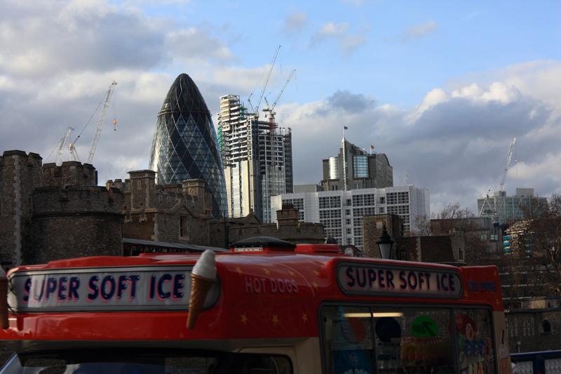 109-Tower Bridge,5 aprile 2010.JPG